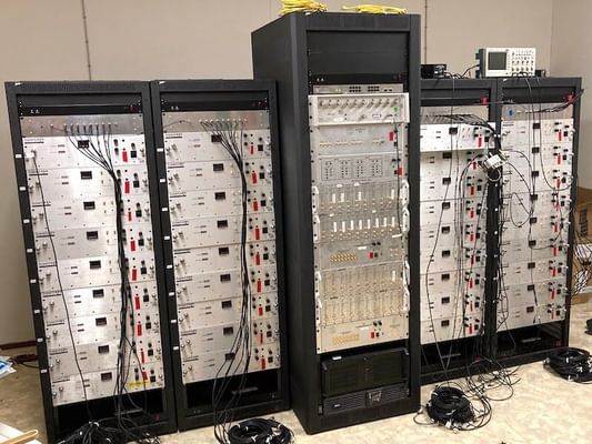 Receiver electronics central rack for the radars