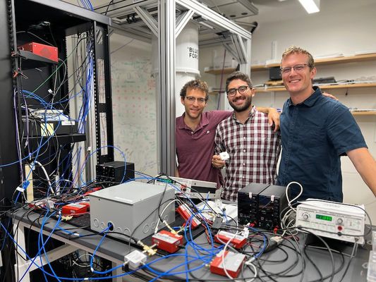 Alexander Carney Th'23, Juan S. Salcedo-Gallo, and Professor Mattias Fitzpatrick in the Fitz Lab at Dartmouth